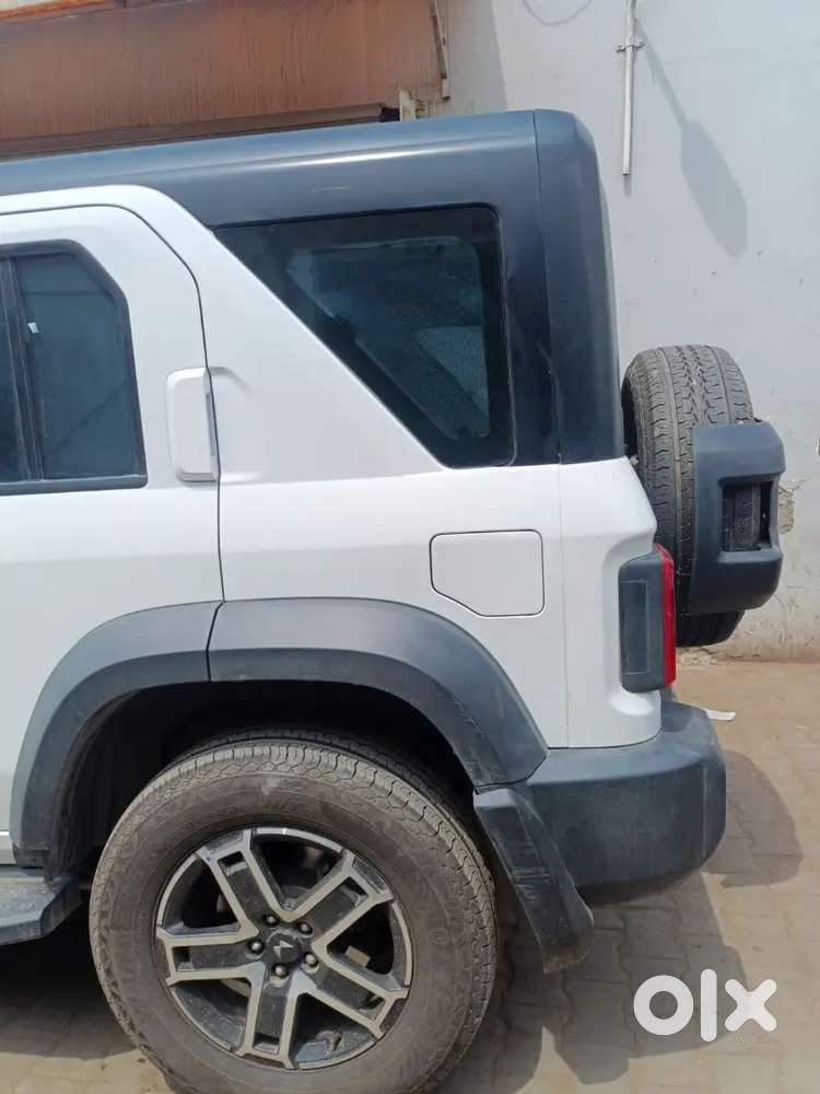 Mahindra Thar Roxx 2025 Petrol 7000 Km Driven With Genuine Alloys