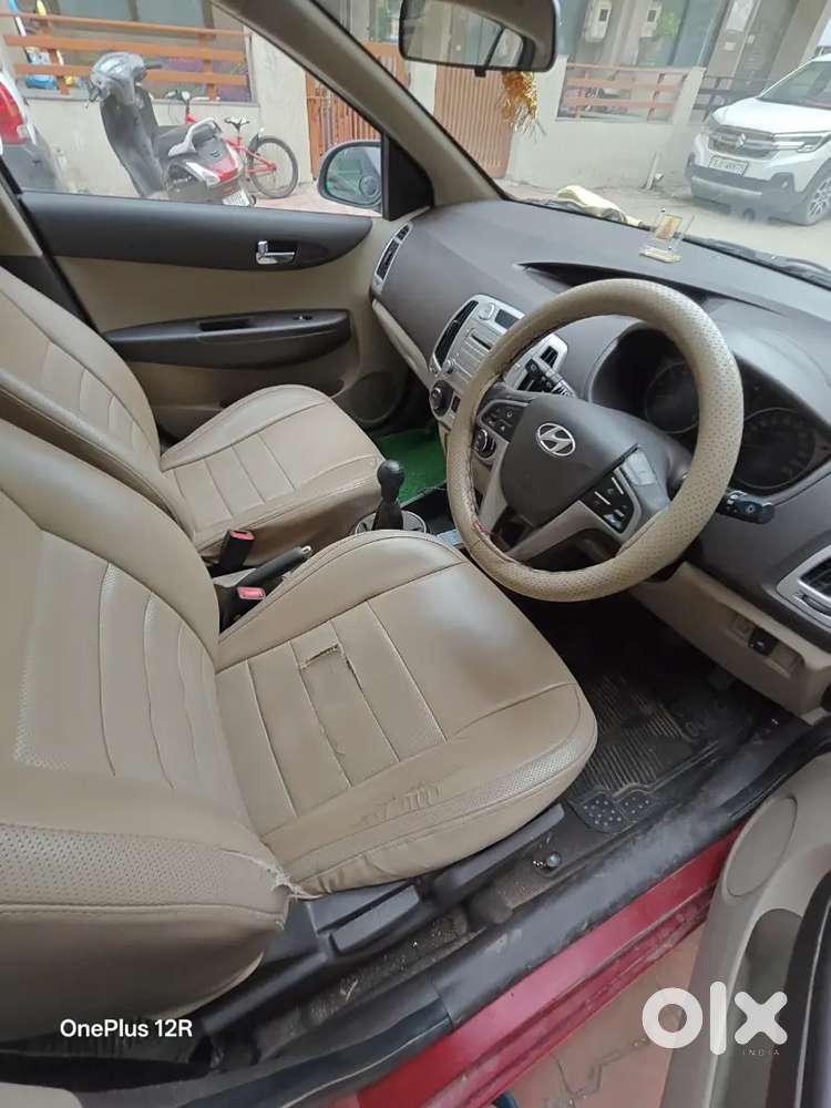 Hyundai I20 Asta Petrol + Cng 2011