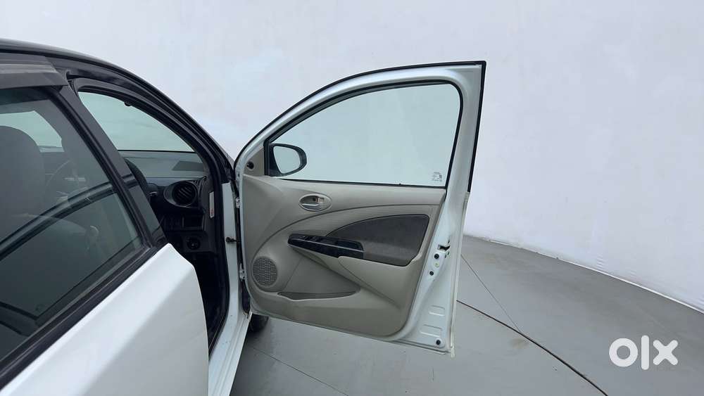 Toyota Etios Liva V, 2016, Petrol