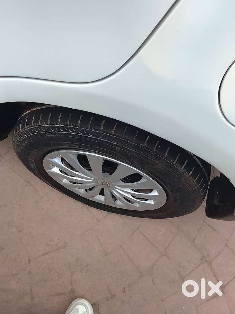 Maruti Suzuki Dzire 1.2 Vxi, 2022, Cng & Hybrids