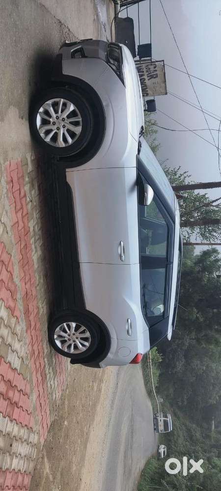 Mahindra Petrol Car 2019
