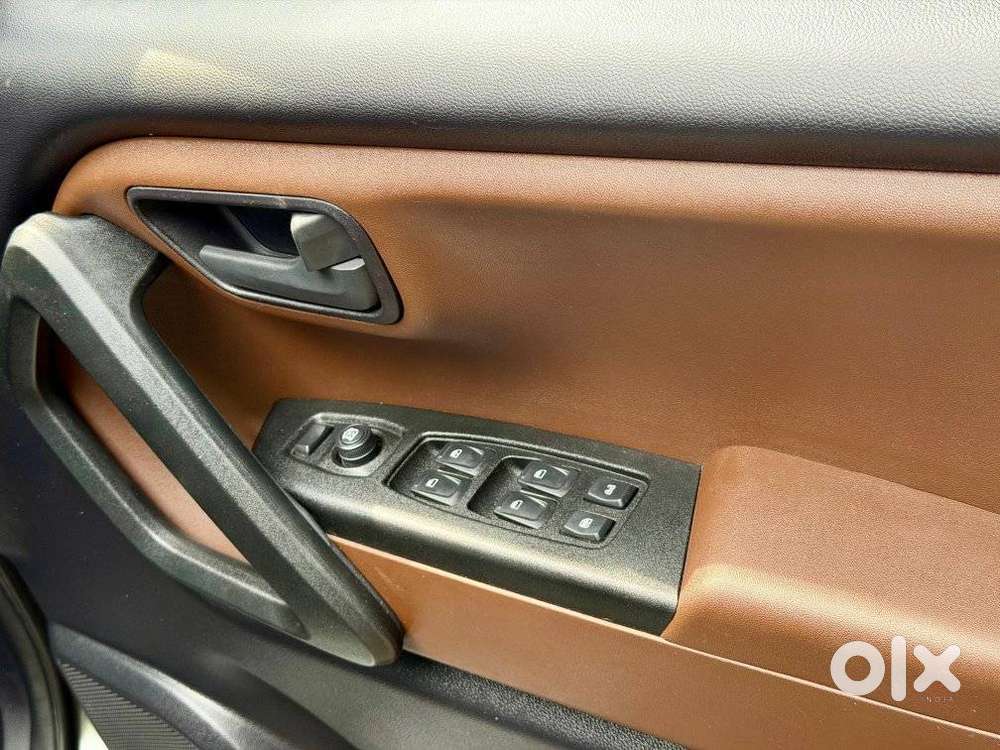 Mahindra Scorpio-n 2.0 Z4 Petrol Mt 7 Str, 2023, Petrol