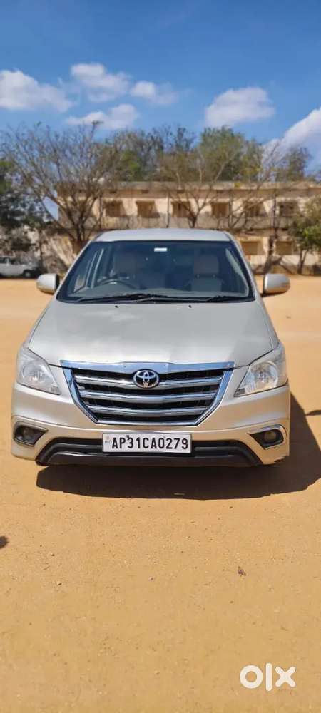 Toyota Innova 2012