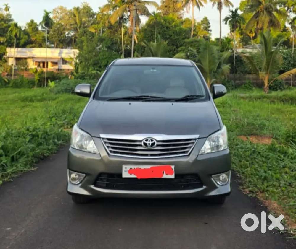 Single Owner 8 Seat Innova Vx 2.5