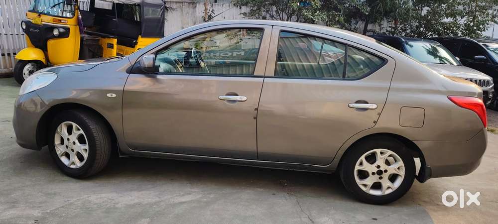 Nissan Sunny, 2012, Petrol