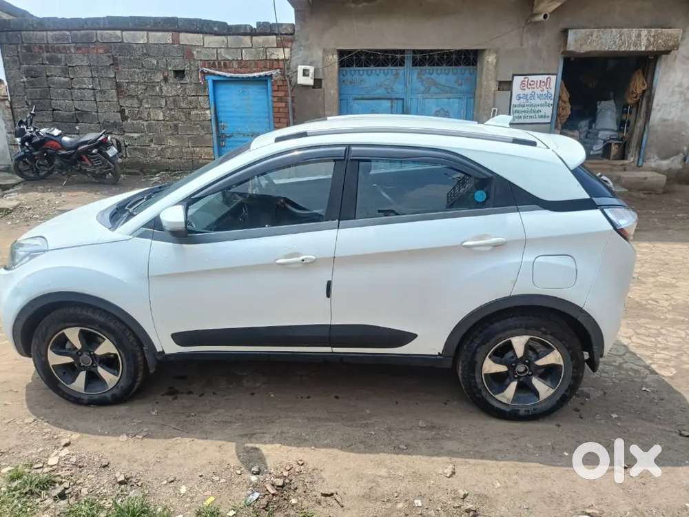 Tata Nexon Diesel Manual Dark 2017 Edition