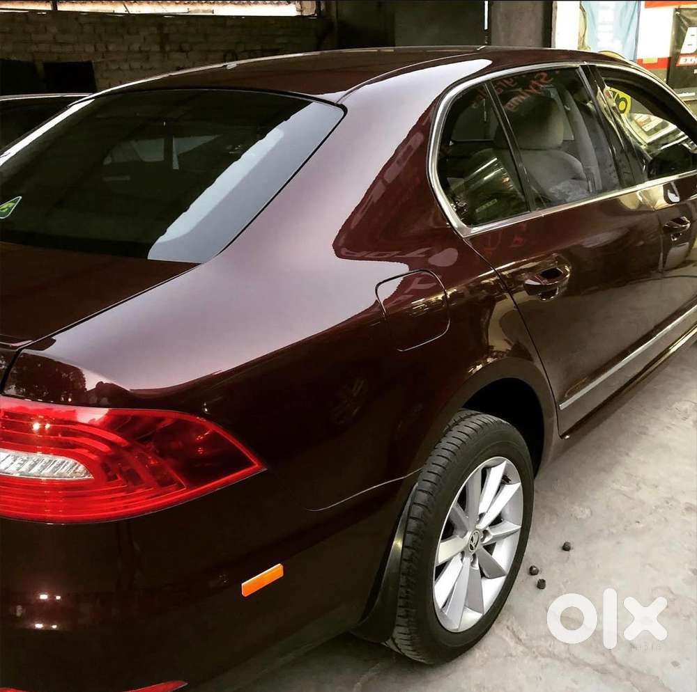Skoda Superb 2014 Petrol 40000 Km Driven