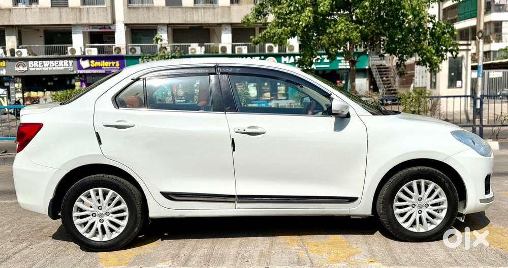 Maruti Suzuki Swift Dzire Amt Zxi, 2017, Petrol