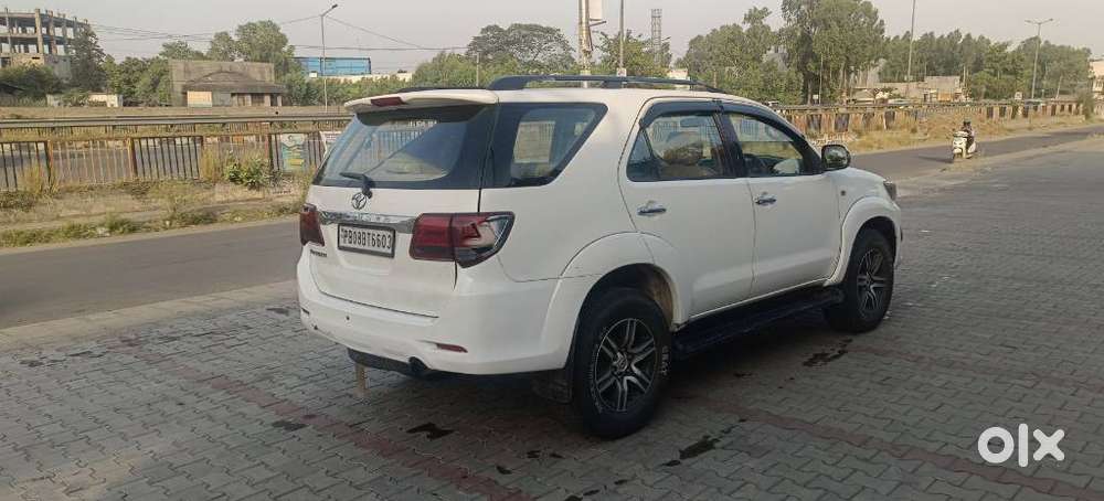 Toyota Fortuner 3.0 4x4 Manual, 2011, Diesel