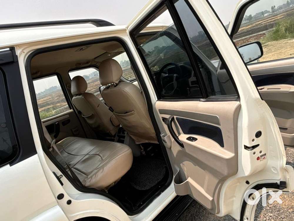 Mahindra Scorpio 2020 September Diesel Showroom Condition