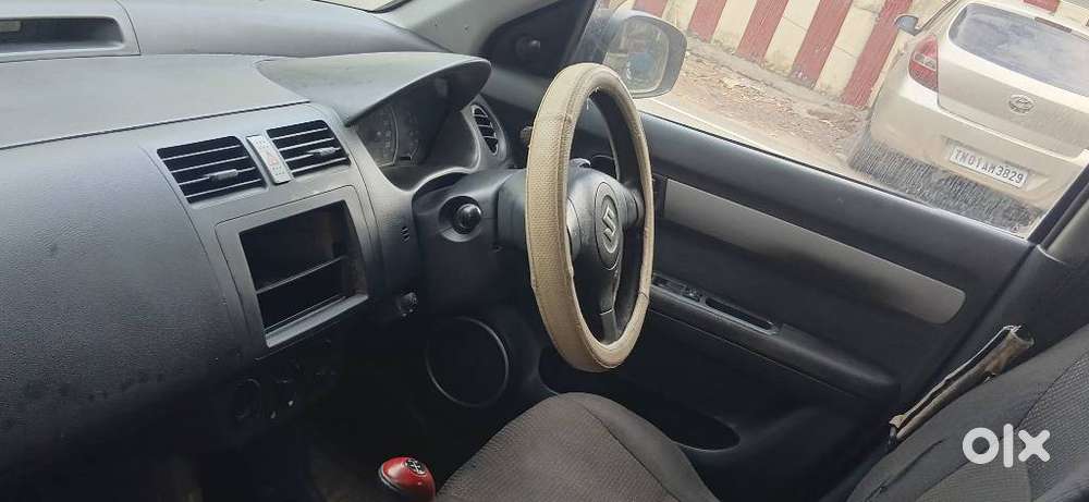 Maruti Suzuki Swift Vxi + Manual, 2006, Petrol