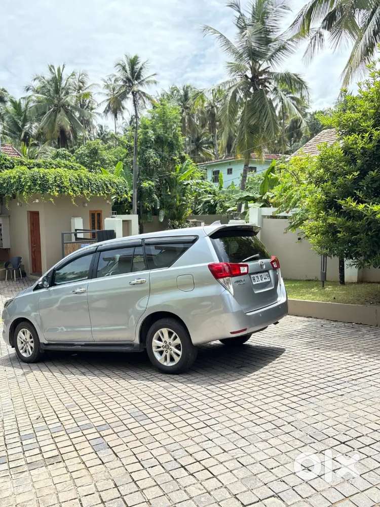 Innova Crysta 2.8g Automatic