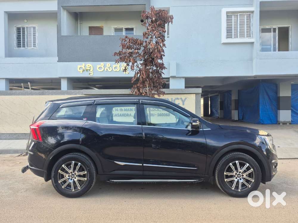 Mahindra Xuv700 2.0 Ax 7 Petrol Mt Str, 2024, Petrol