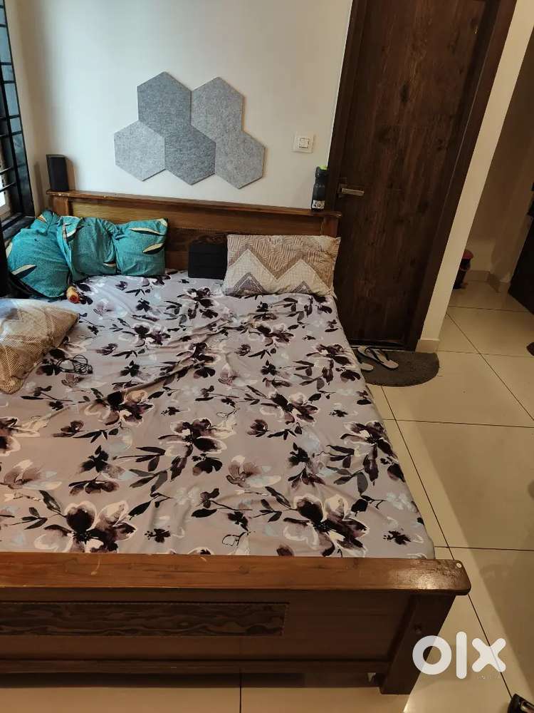 Move away sale - Jayanagar king size Bed