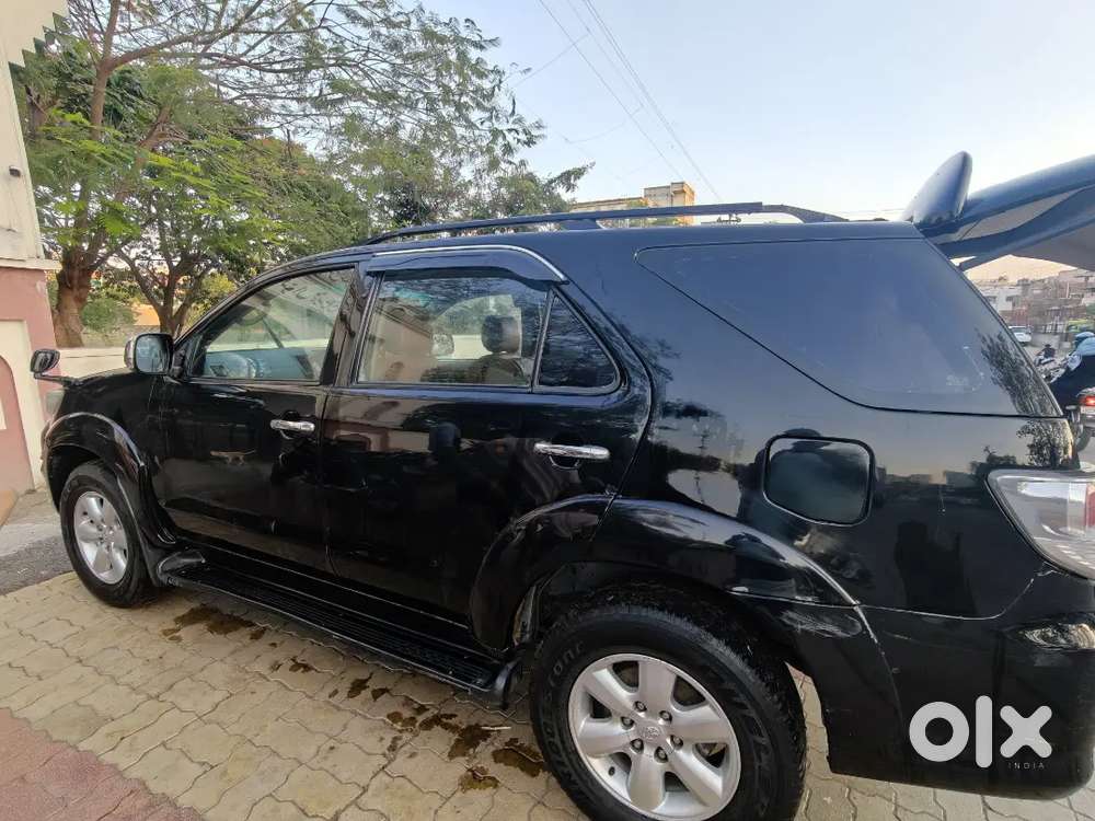 Toyota Fortuner 2010 Diesel 186000 Km Driven
