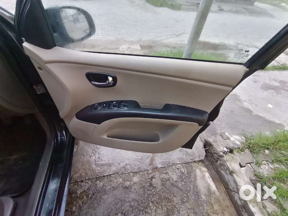Hyundai I10 Sportz Petrol Manual 2012