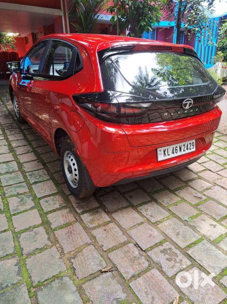 Tata Altroz 1.2 Xe, 2021, Petrol