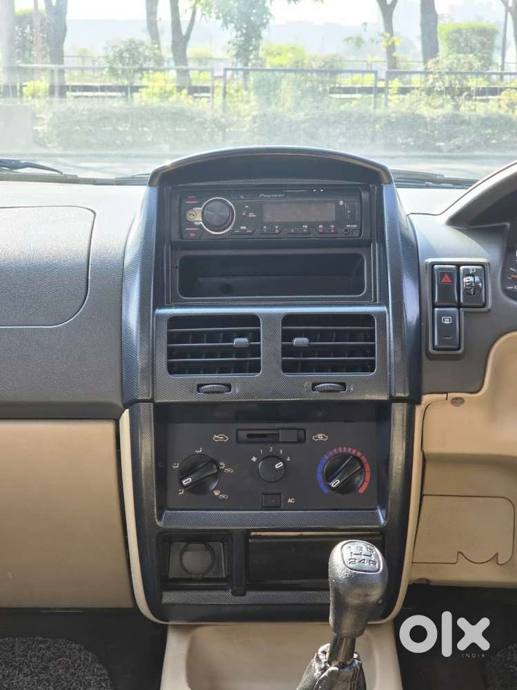 Chevrolet Tavera Neo Lt-l - 9 Seats Bsiii, 2015, Diesel