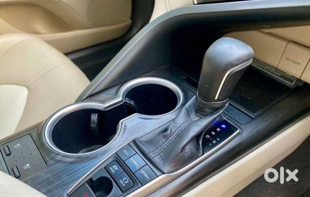 Toyota Camry Hybrid, 2022, Petrol