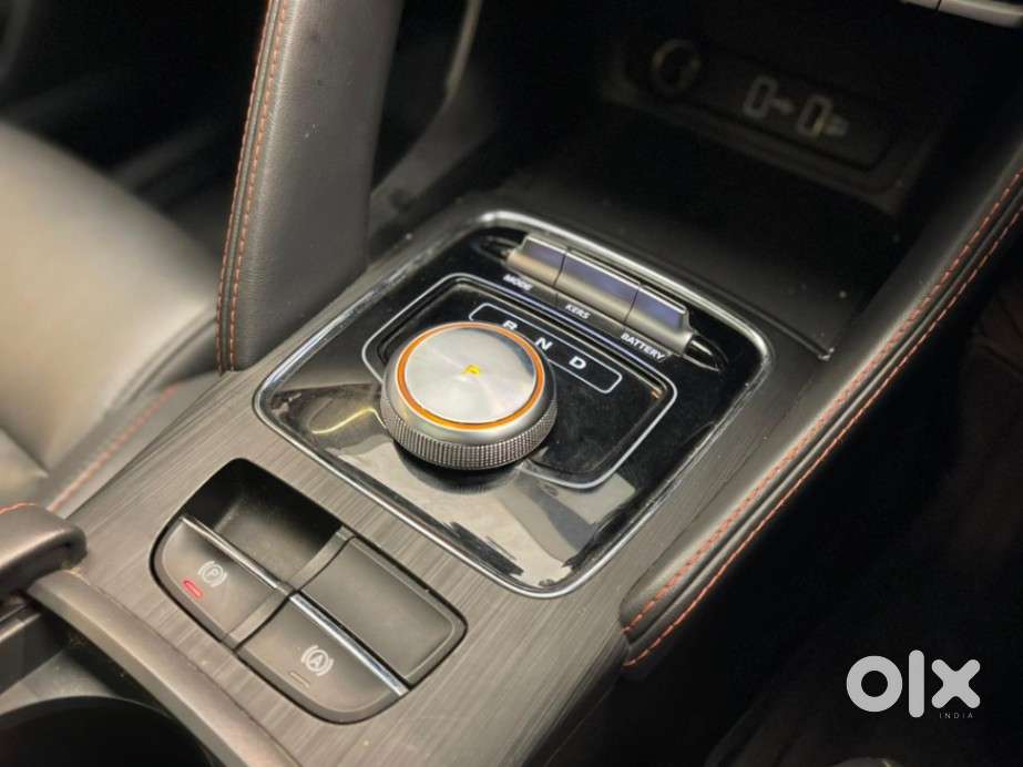 Mg Zs Ev Exclusive Iconic Ivory, 2023, Electric