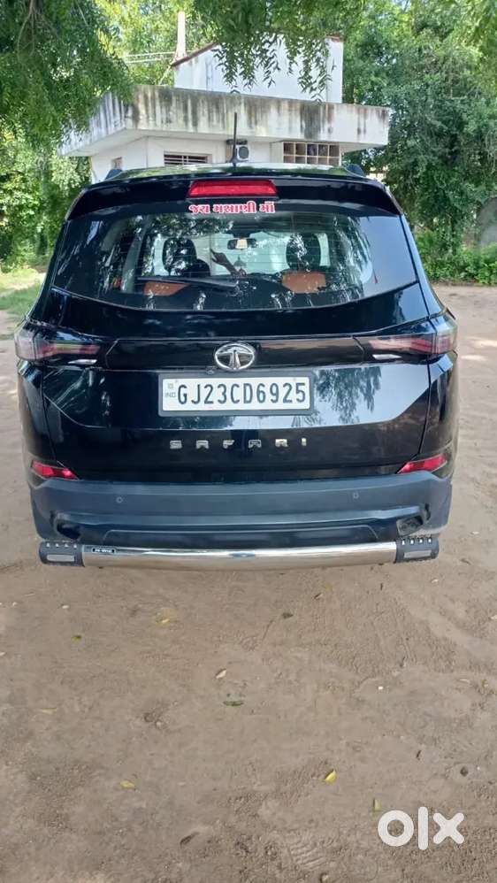 Tata Safari Dark Edition 2022