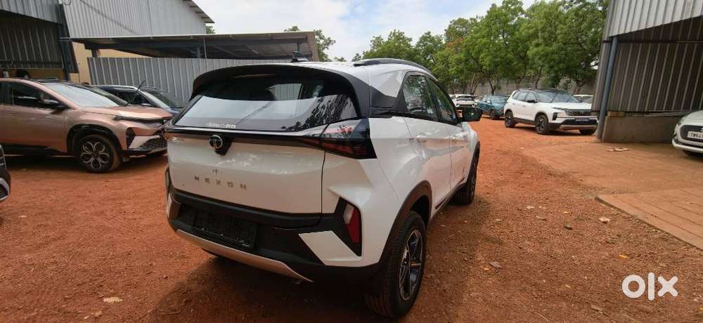 Tata Nexon Amt Xza Plus, 2026, Petrol