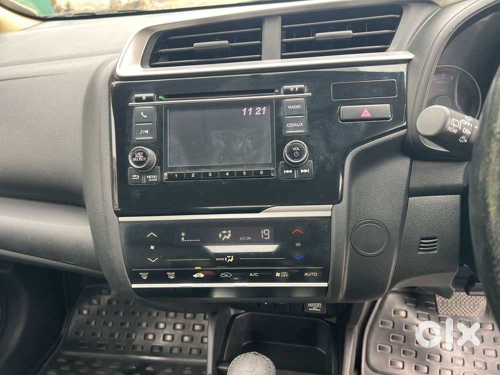 Honda Jazz V Automatic, 2017, Petrol