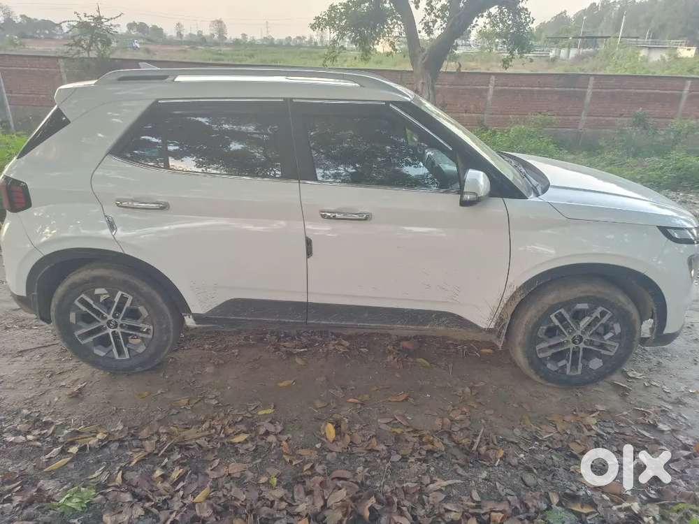 Hyundai Venue 2025 Diesel 60000 Km Driven