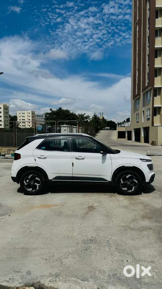 Hyundai Venue 2020 Petrol Well Maintained