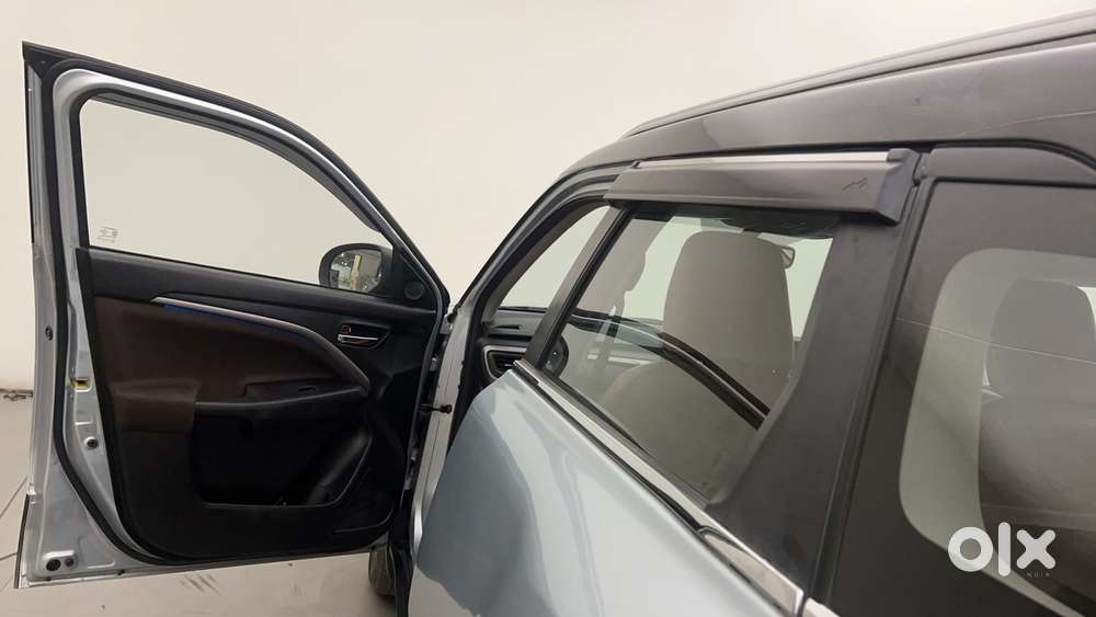 Maruti Suzuki Vitara Brezza 1.5 Zxi Plus At Dual Tone, 2022, Petrol