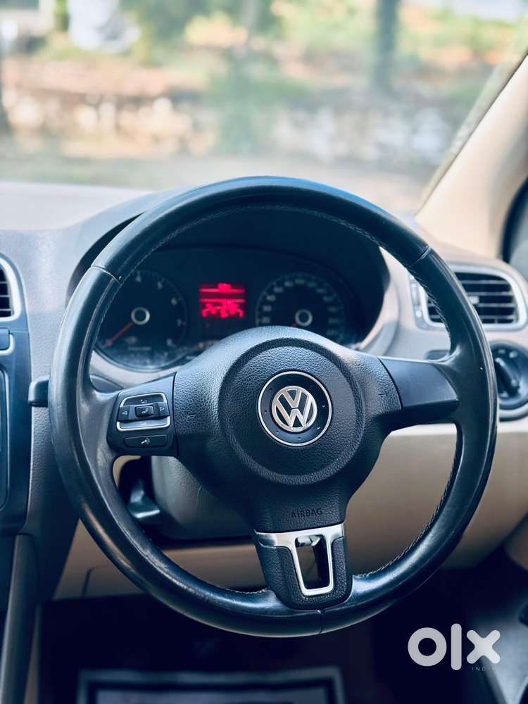 Volkswagen Vento Celeste 1.6 Highline, 2013, Petrol