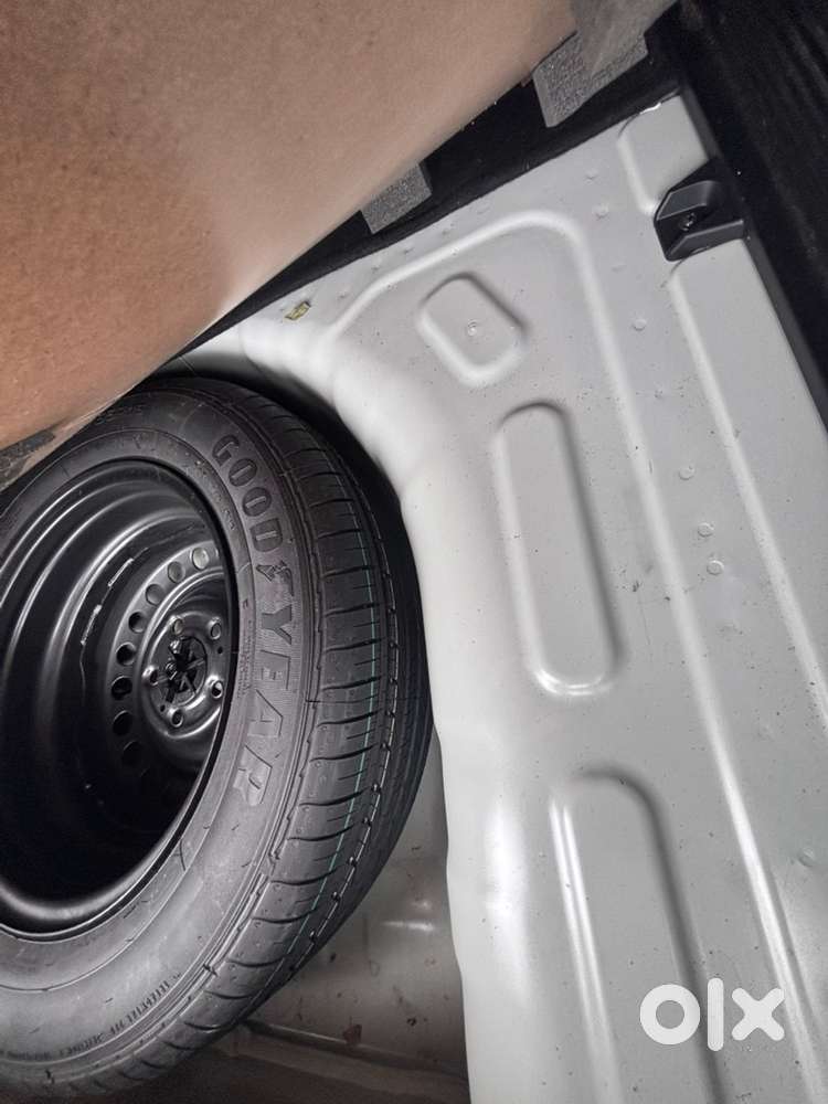 Kia Sonet Petrol Automatic 2021