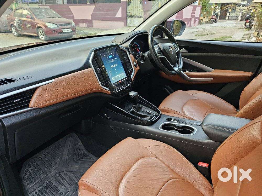 Mg Hector Plus Sharp Pro 1.5 Turbo Petrol Cvt 6 Str Dual Tone, 2022,..