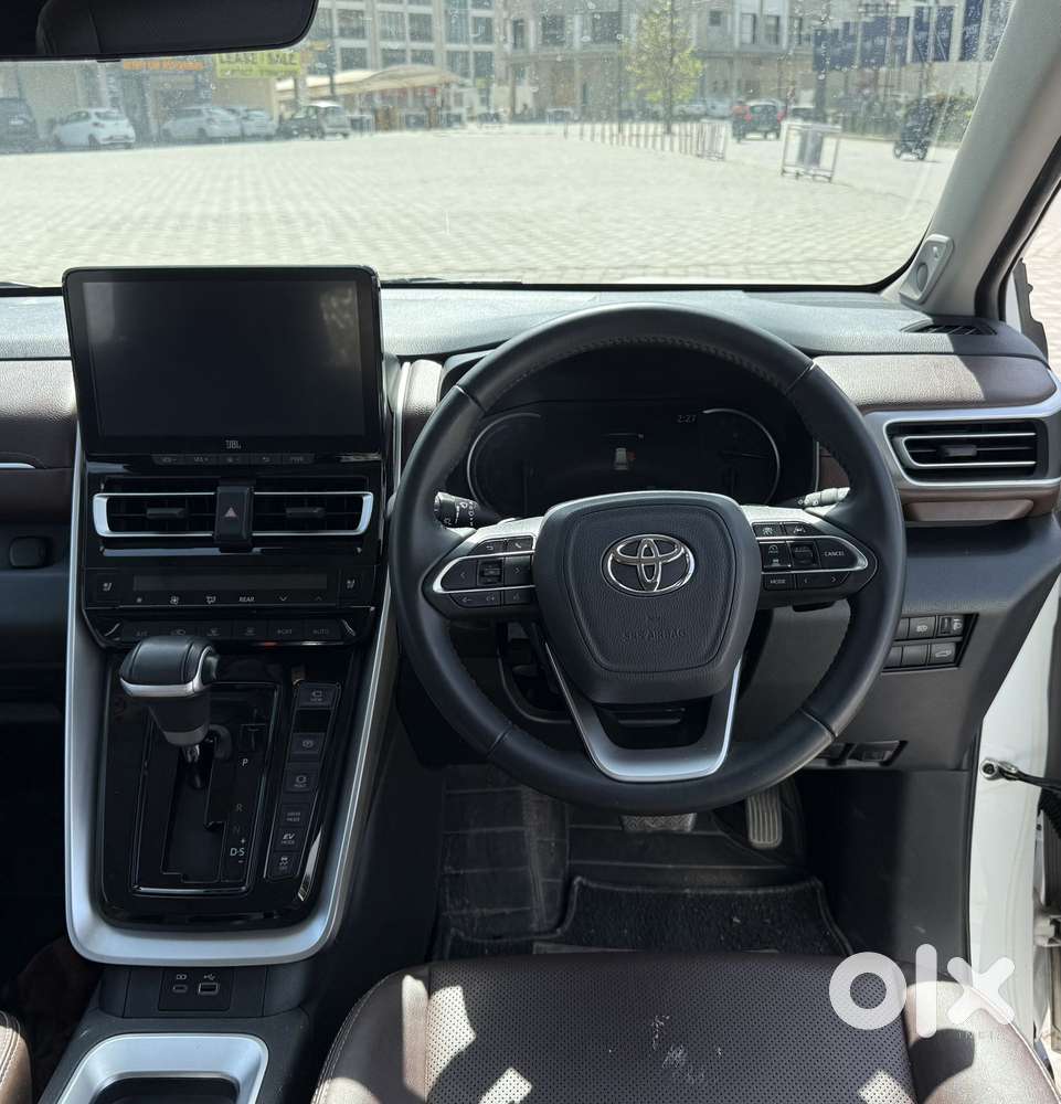 Toyota Innova Hycross 2.0 Zx (o) Hybrid 7 Str, 2024, Cng & Hybrids