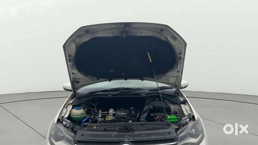 Volkswagen Vento Petrol Highline At, 2015, Petrol