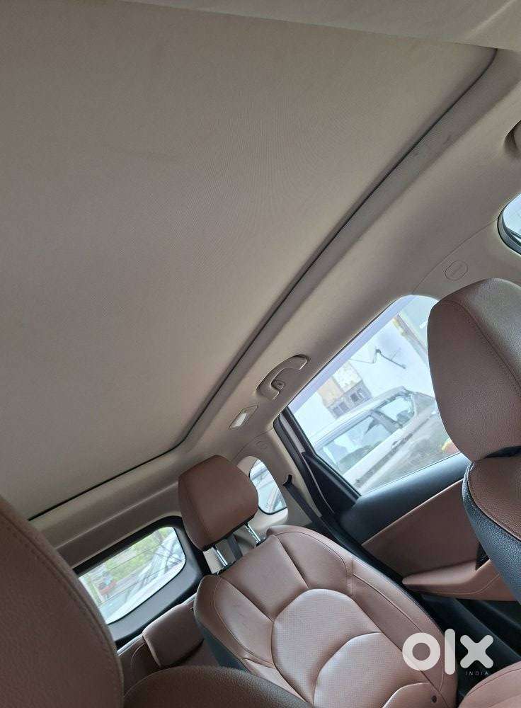 Mg Hector Plus Sharp Pro 1.5 Turbo Petrol Cvt 6 Str Dual Tone, 2023,..