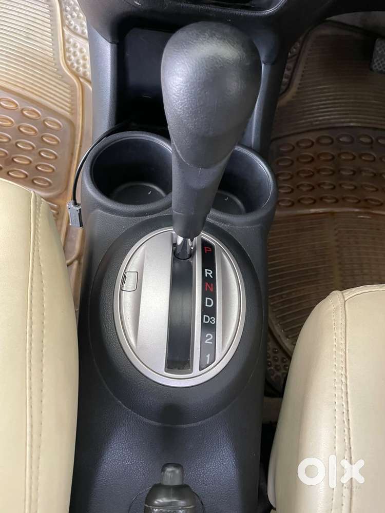 Honda Brio V Automatic, 2012, Petrol
