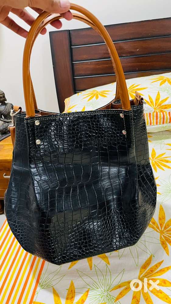Leather handbag