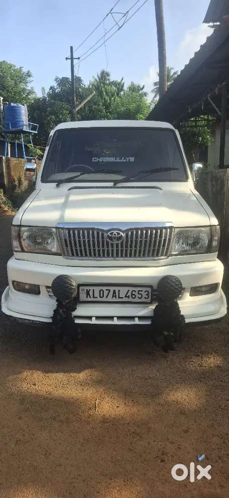 Toyota Qualis 2003