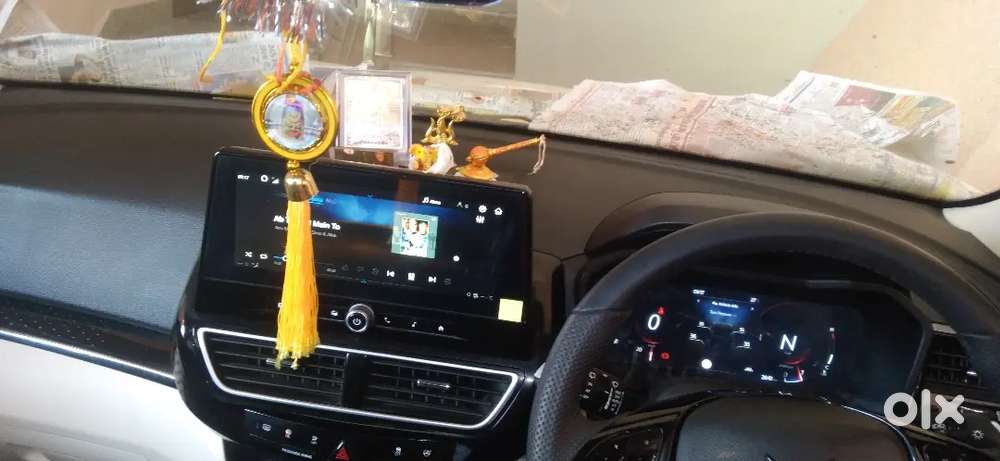 Mahindra Xuv 3xo Ax5l Tgdi Petrol Mt Top Model Fully-featured Loaded