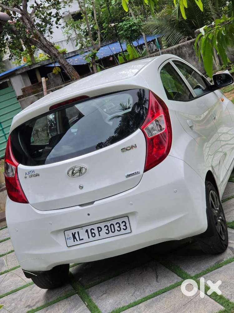 Hyundai Eon 2015 Sportz Petrol 62000 Km Company Service