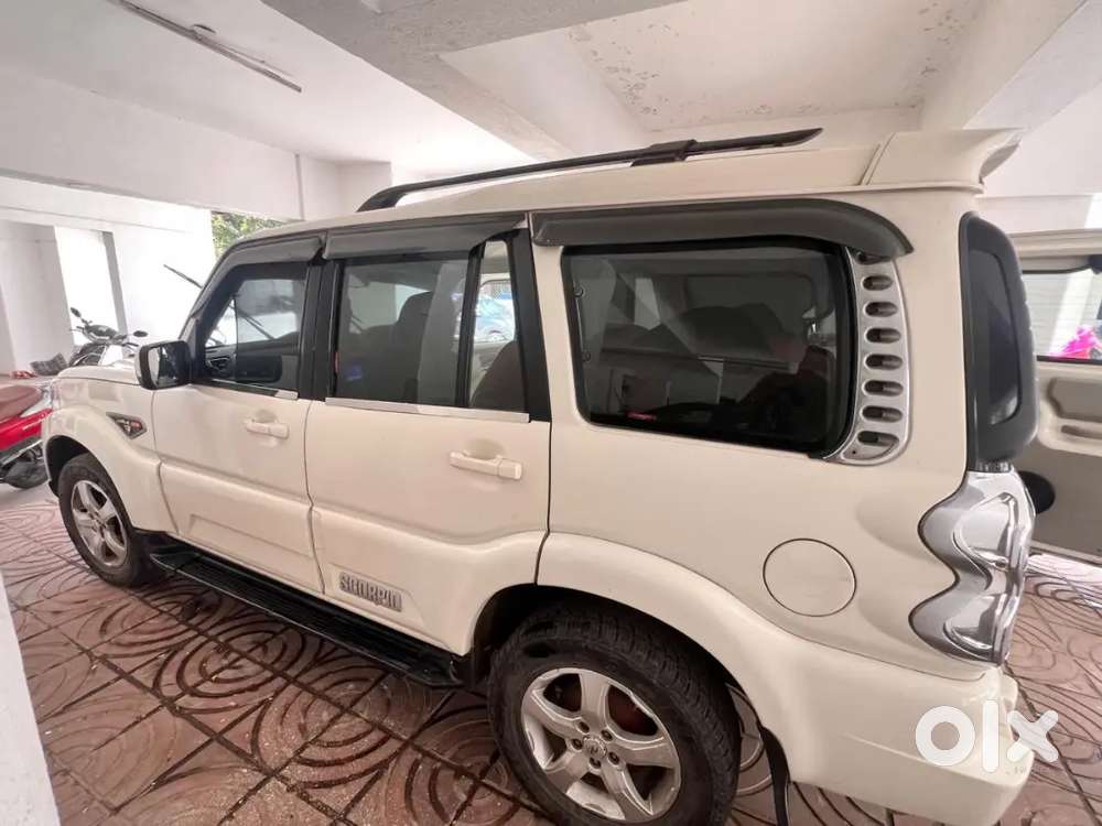 Mahindra Scorpio S6+ 2wd – Diamond White  2017  Diesel