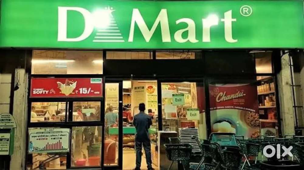 New job storekeeper and supervisor shopping mall