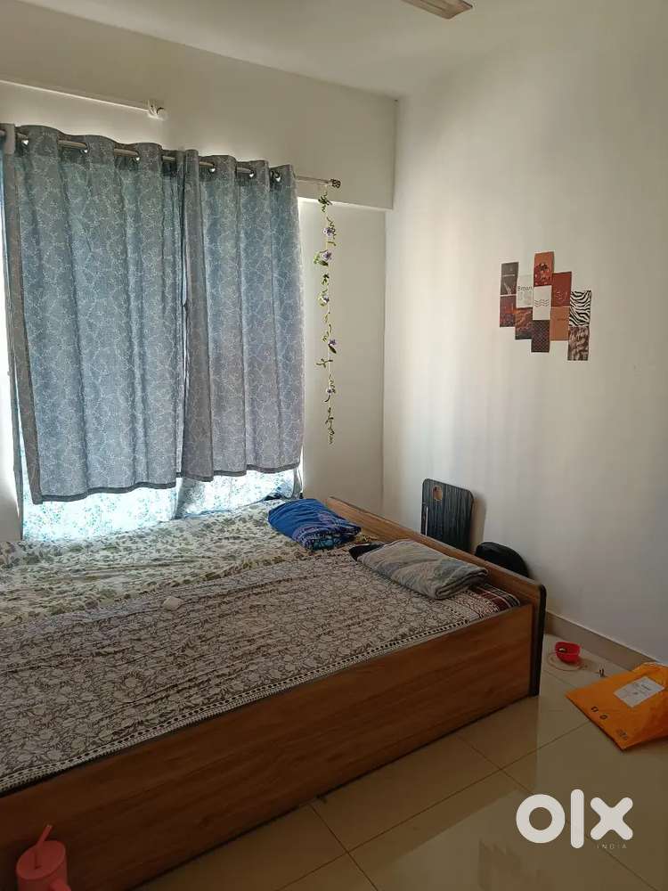 Need 1 female roommate on urgent basis