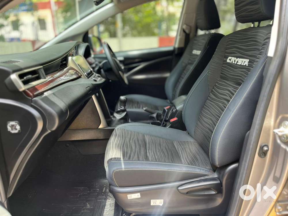 Toyota Innova Crysta [2020-ongoing] 2.4 Vx 8 Str, 2024, Diesel
