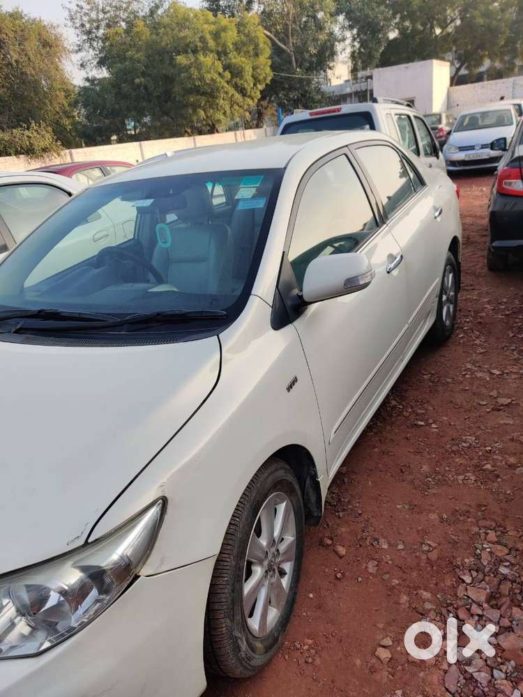 Toyota Corolla Altis, September 2012