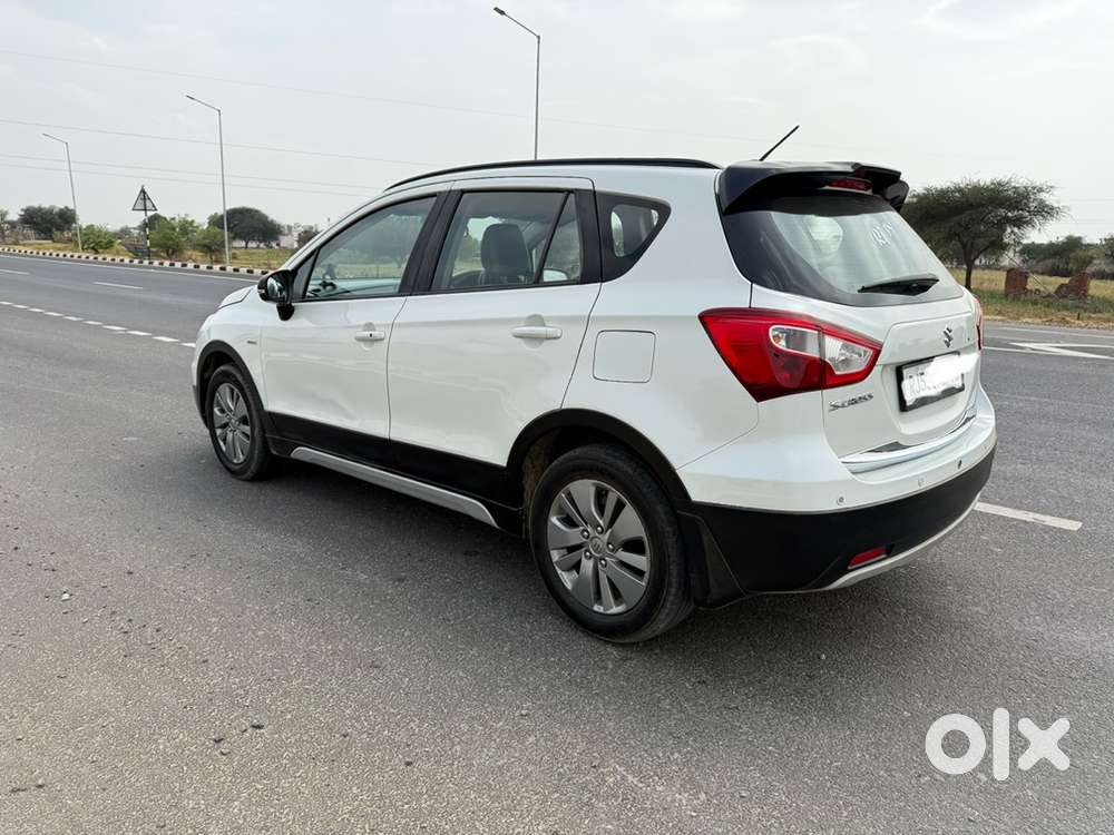 Maruti Suzuki S-cross 2016 Diesel Well Maintained