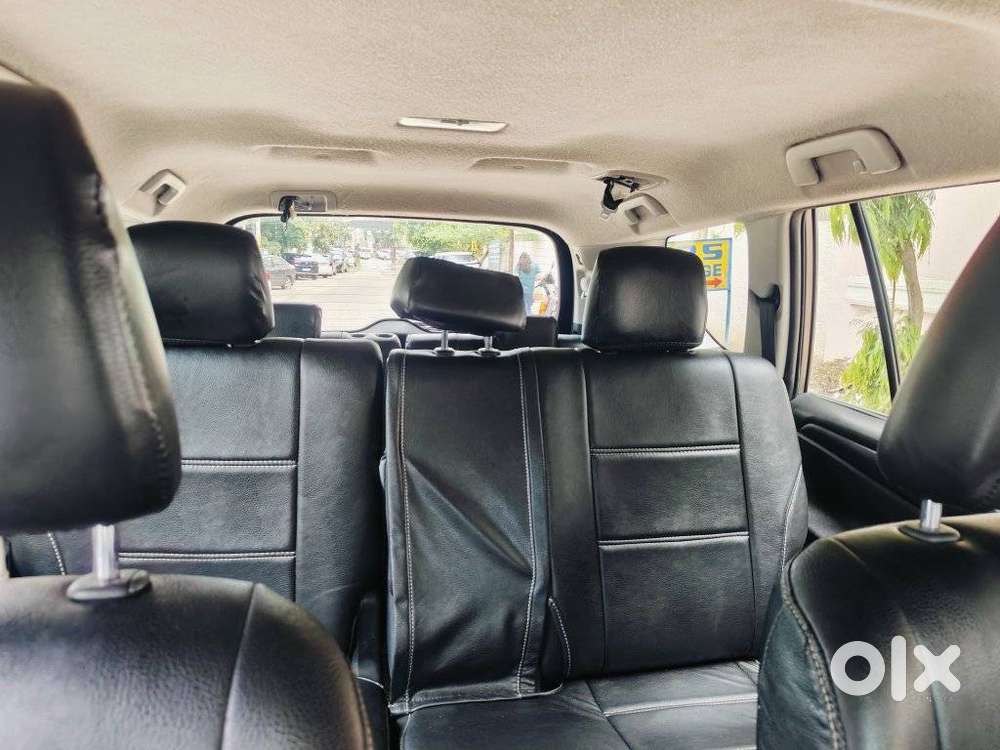 Toyota Innova Crysta 2.4 G Mt 8s, 2019, Diesel