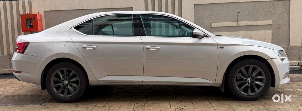 Skoda Superb L&k 2.0 Tdi At, 2017, Diesel
