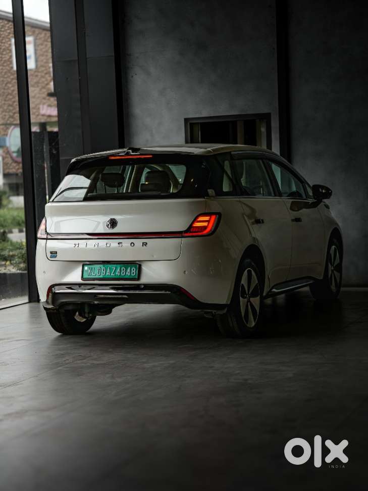 Mg Windsor Ev Essence, 2024, Electric